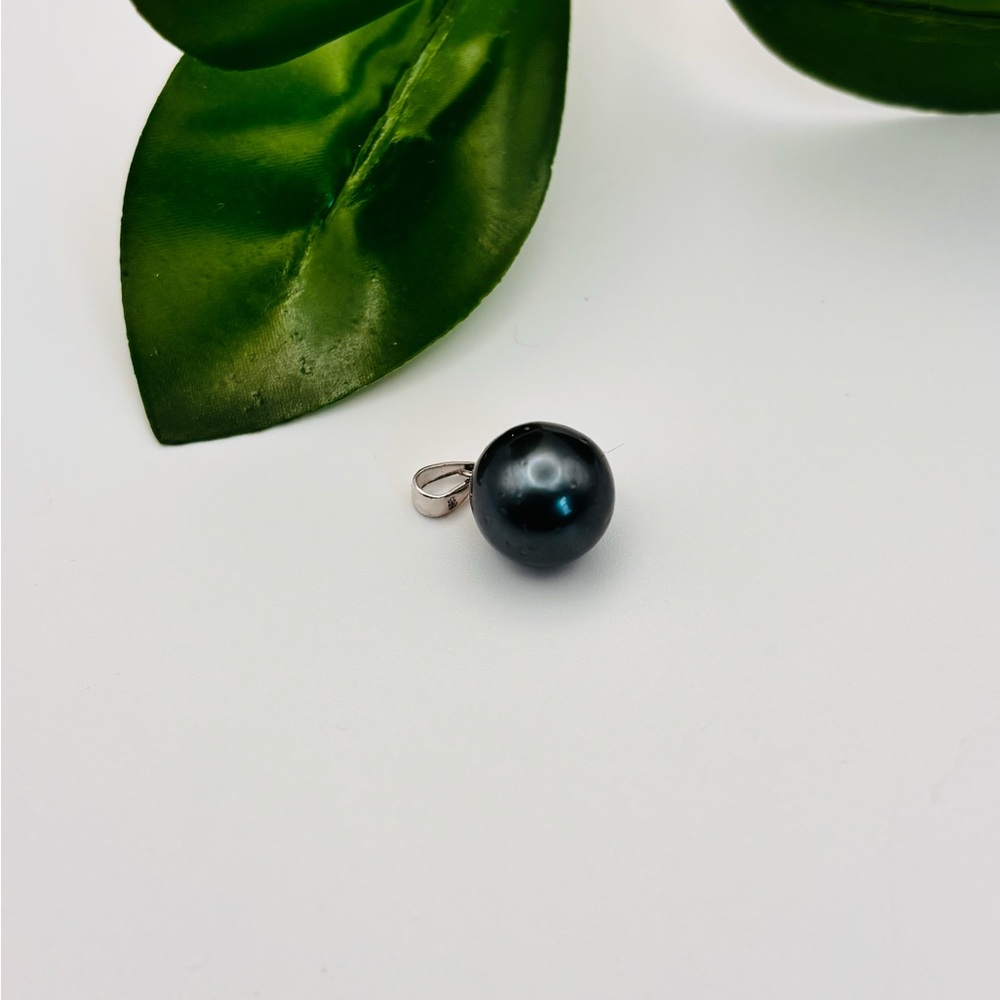 Elegant AAAA+ 10 mm Akoya Pearl Pendant 14K Gold